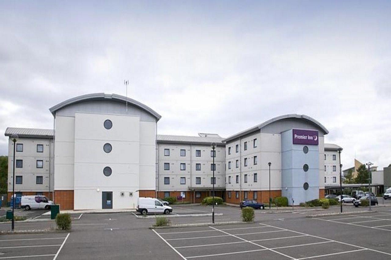 Premier Inn London Enfield Exterior photo
