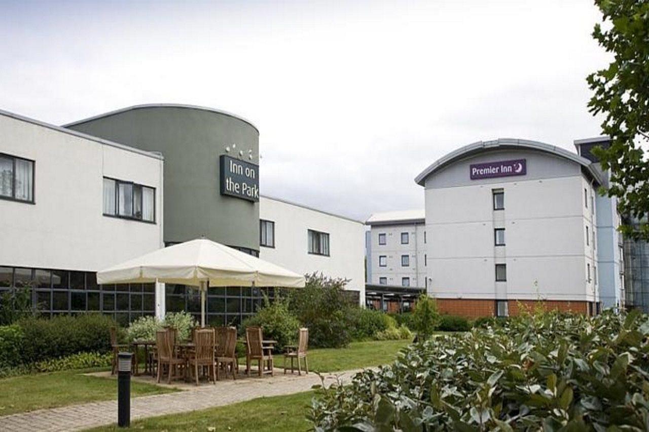 Premier Inn London Enfield Exterior photo