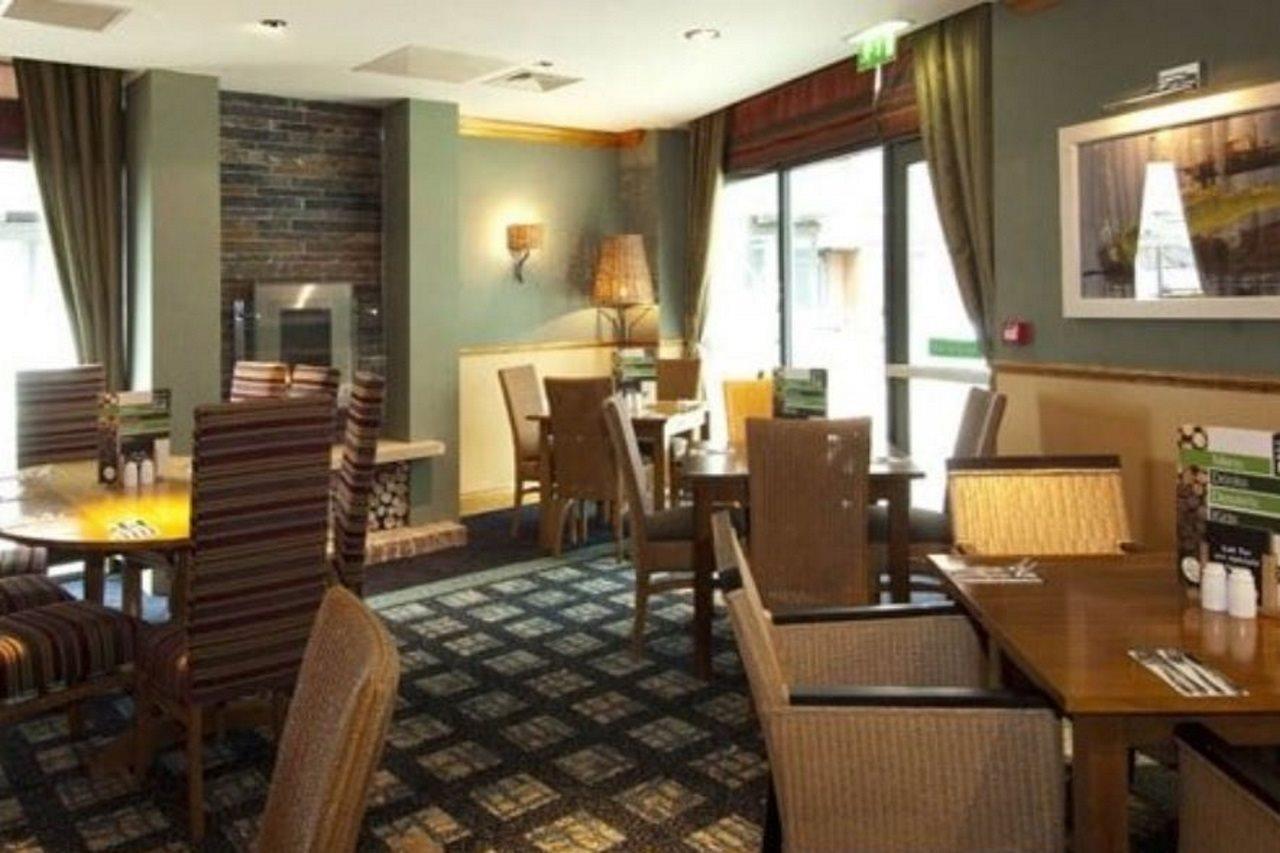 Premier Inn London Enfield Exterior photo